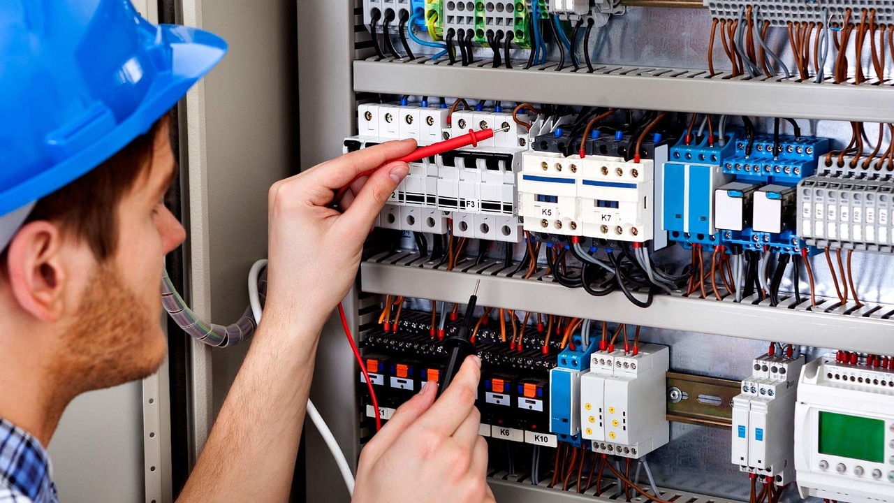 El-installatørens hverdag: Bag facaden på et elektrisk fag